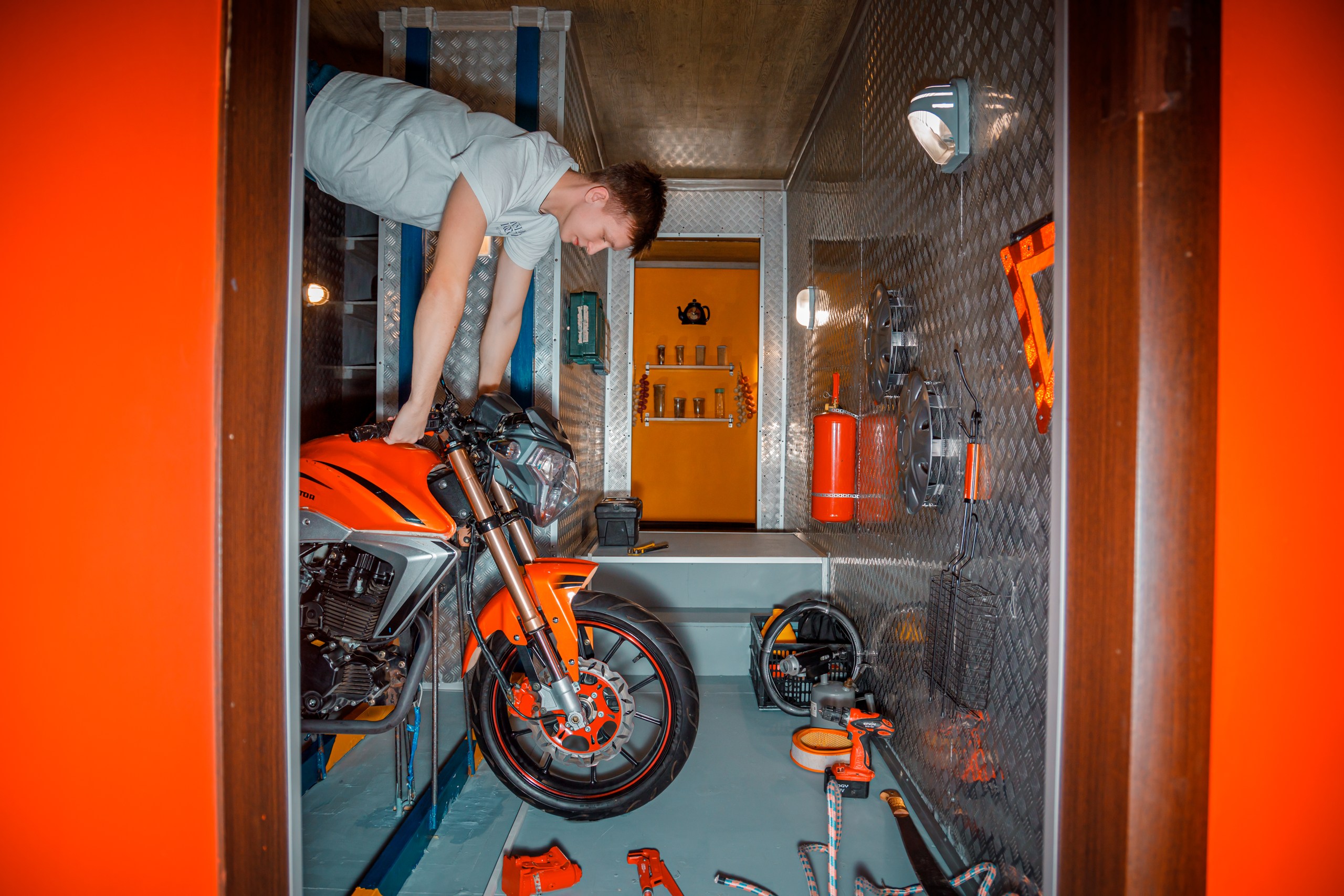 внутри человека интересно